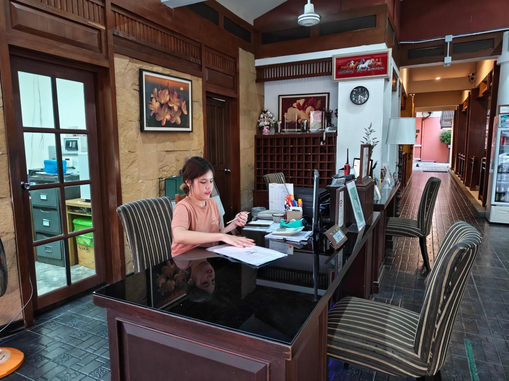 Phuket Leelavadee Hua Ting Resort Patong Exterior foto