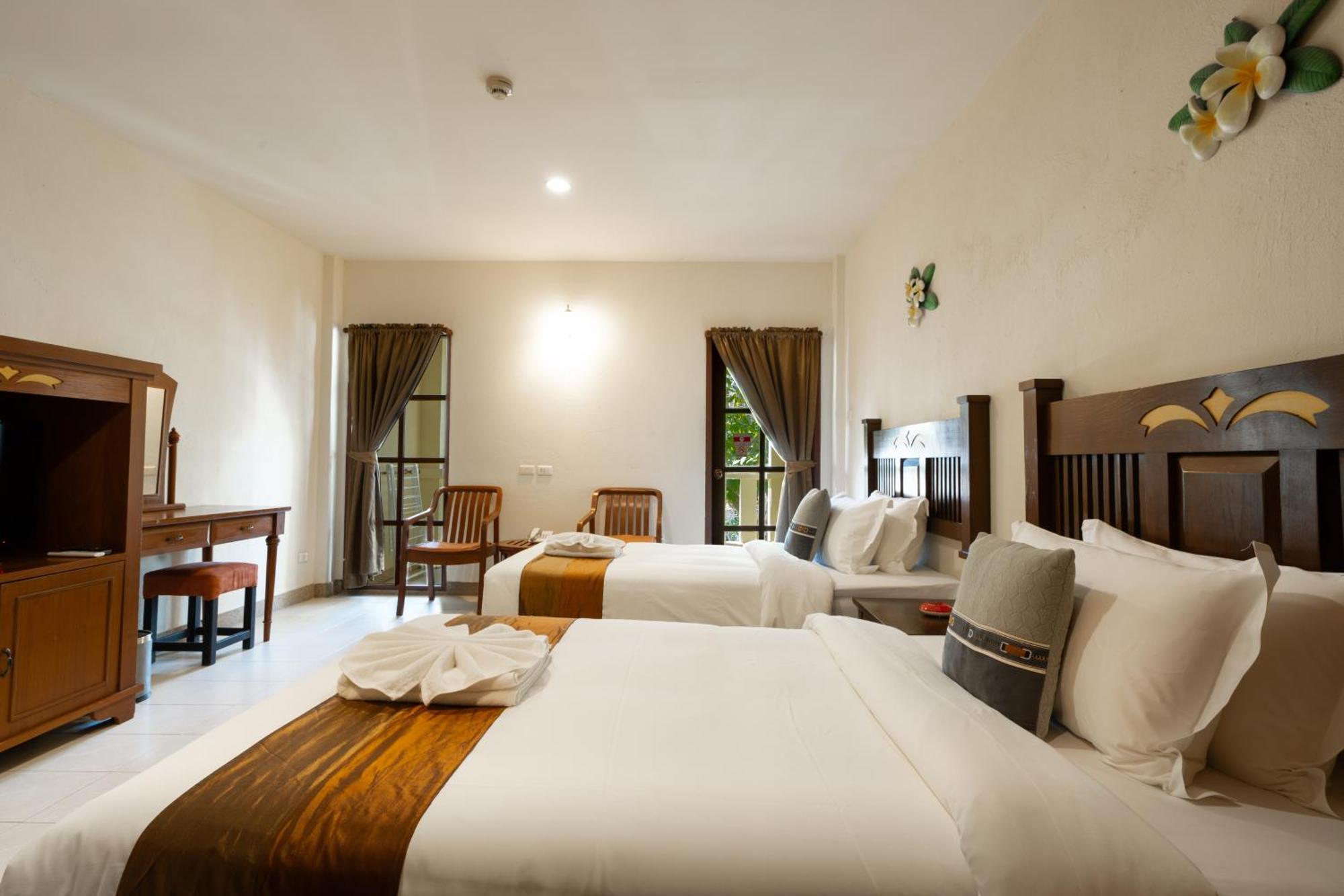 Phuket Leelavadee Hua Ting Resort Patong Exterior foto