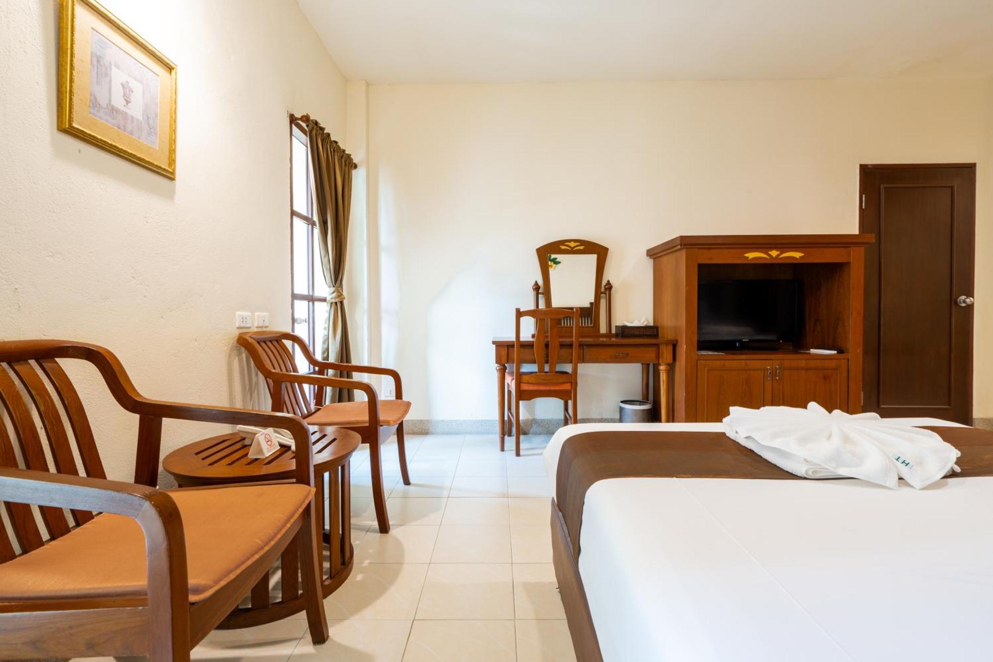 Phuket Leelavadee Hua Ting Resort Patong Exterior foto