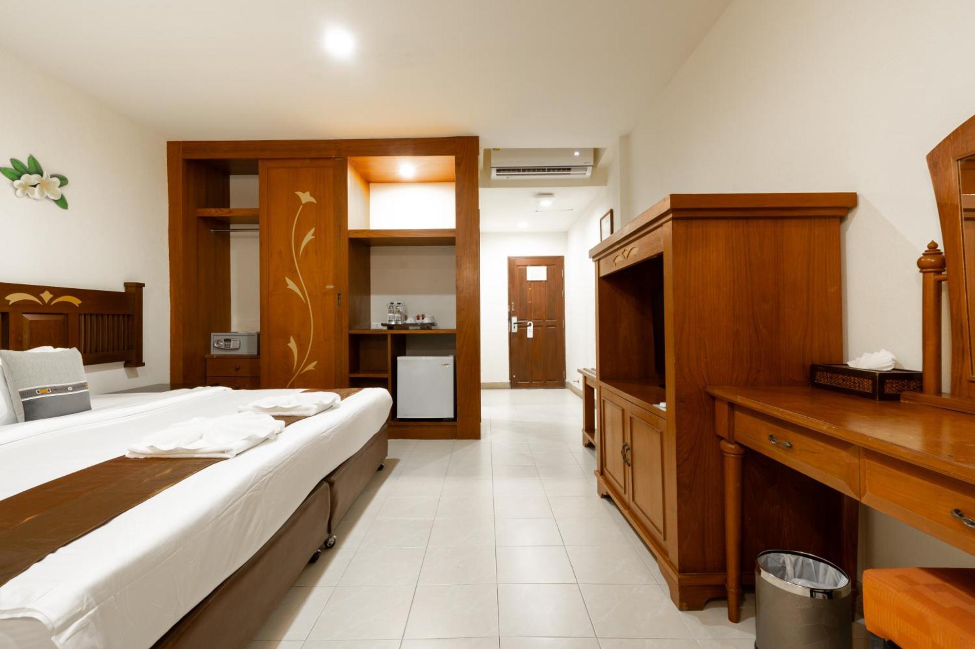 Phuket Leelavadee Hua Ting Resort Patong Exterior foto