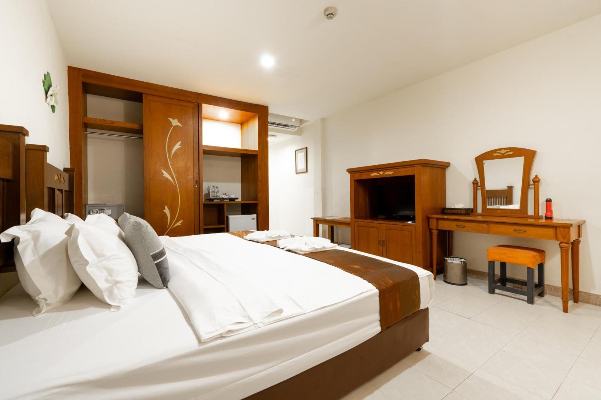 Phuket Leelavadee Hua Ting Resort Patong Exterior foto